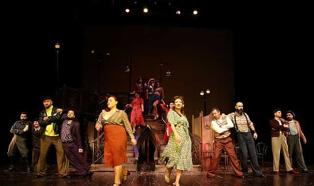 sehrin tiyatrosu fosforlu cevriye oyunuyla buyukcekmecede