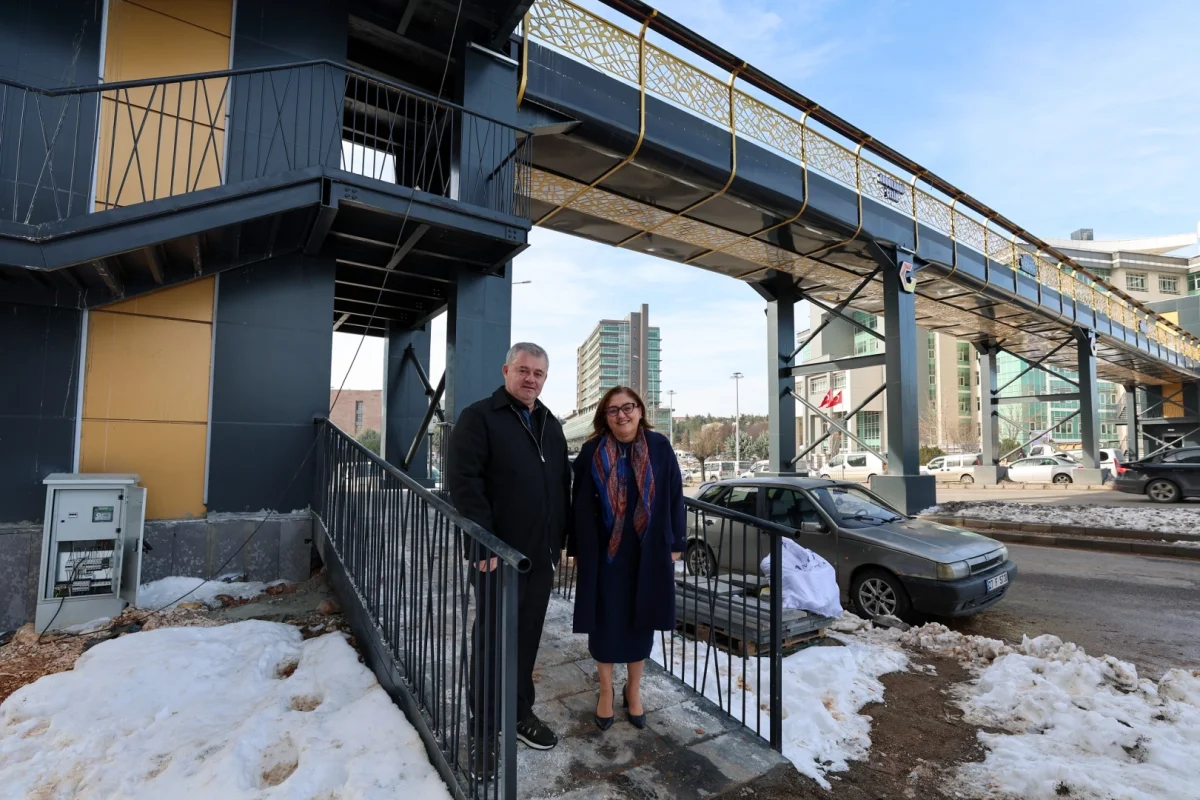 Gaziantep’te Abdülhadi Çelik Üst Geçidi Tamamlanarak Açıldı