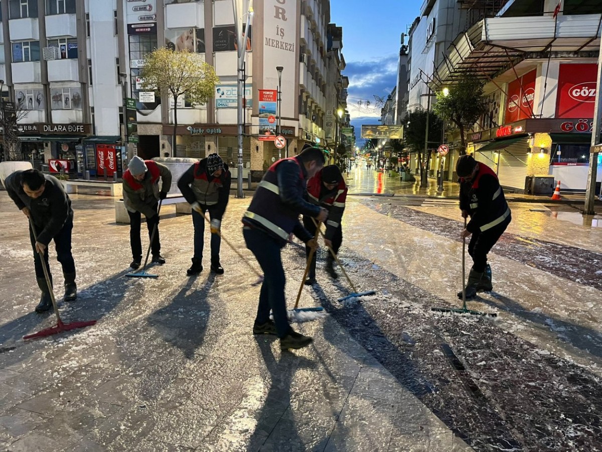 Büyükşehir Ekipleri Yaya Güvenliği İçin Sahada