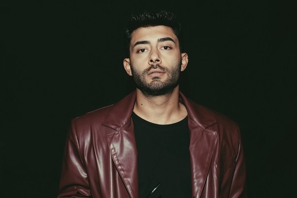 Kurtuluş Kuş, “Mest of ArabesQ” Albümüyle Bir İlke İmza Attı! 1 Kurtuluş Kuş, “Mest of ArabesQ” Albümüyle Bir İlke İmza Attı!