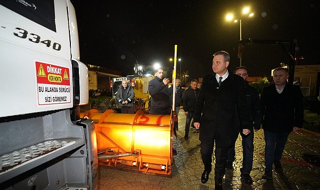 beylikduzunde kar mesaisi 7 24 suruyor