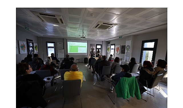 Efes Selçuk’ta Eğitimler Devam Ediyor: Üreticiye Katkı Sunan Tarım Eğitimi 1 efes selcukta egitimler devam ediyor ureticiye katki sunan tarim egitimi