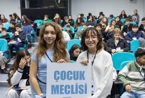 konakin cocuk meclisinde secim heyecani