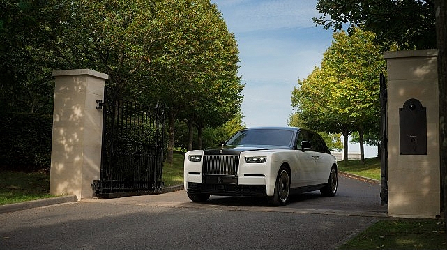 rolls roycedan gorkemli ve essiz bir 2025 yili