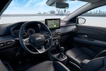 yeni dacia sandero avantajli fiyatiyla ve goz alici tasarim detaylariyla yollarda